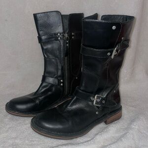 Buckle Zip-up Ugg Boots